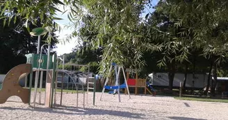 Plage et Aire de Loisirs - Le Bain des Dames Plage et Aire de Loisirs - Le Bain des Dames