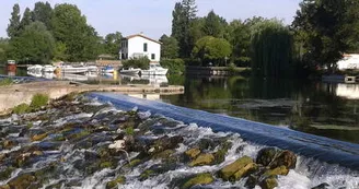 Plage et Aire de Loisirs - Le Bain des Dames Plage et Aire de Loisirs - Le Bain des Dames